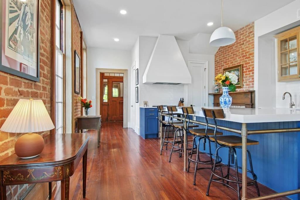 Fab 1838 Garden District 5Br With Parking And Balcony Apartment นิวออร์ลีนส์ ภายนอก รูปภาพ