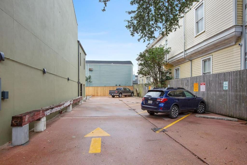 Fab 1838 Garden District 5Br With Parking And Balcony Apartment นิวออร์ลีนส์ ภายนอก รูปภาพ