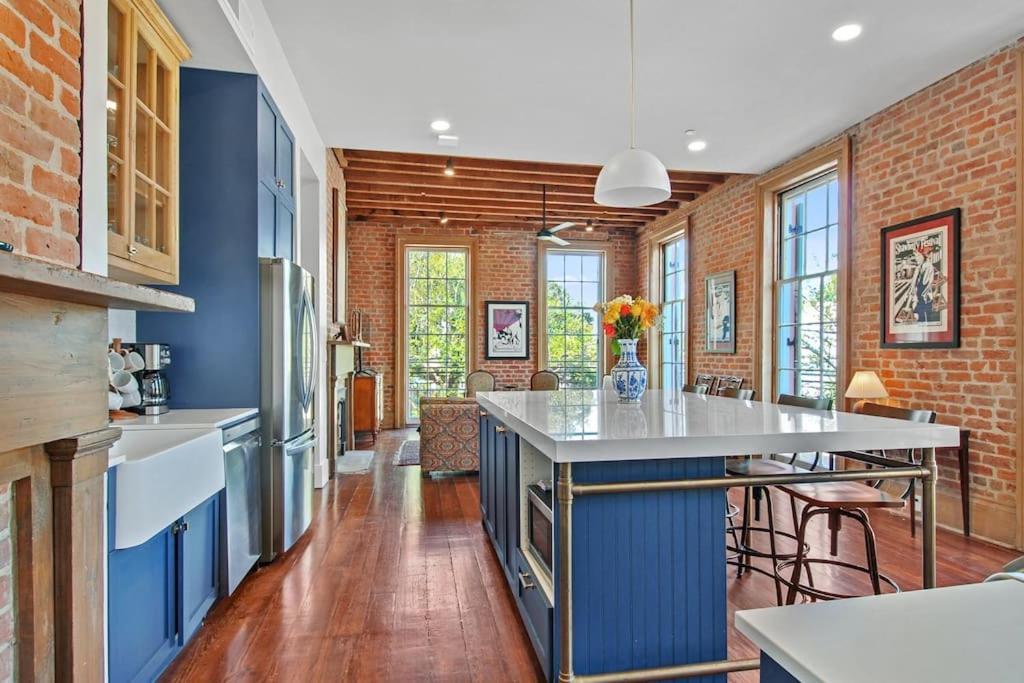 Fab 1838 Garden District 5Br With Parking And Balcony Apartment นิวออร์ลีนส์ ภายนอก รูปภาพ
