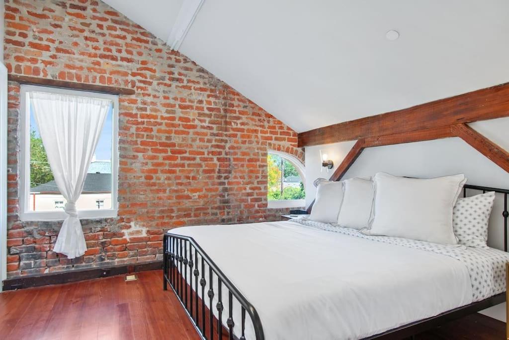 Fab 1838 Garden District 5Br With Parking And Balcony Apartment นิวออร์ลีนส์ ภายนอก รูปภาพ