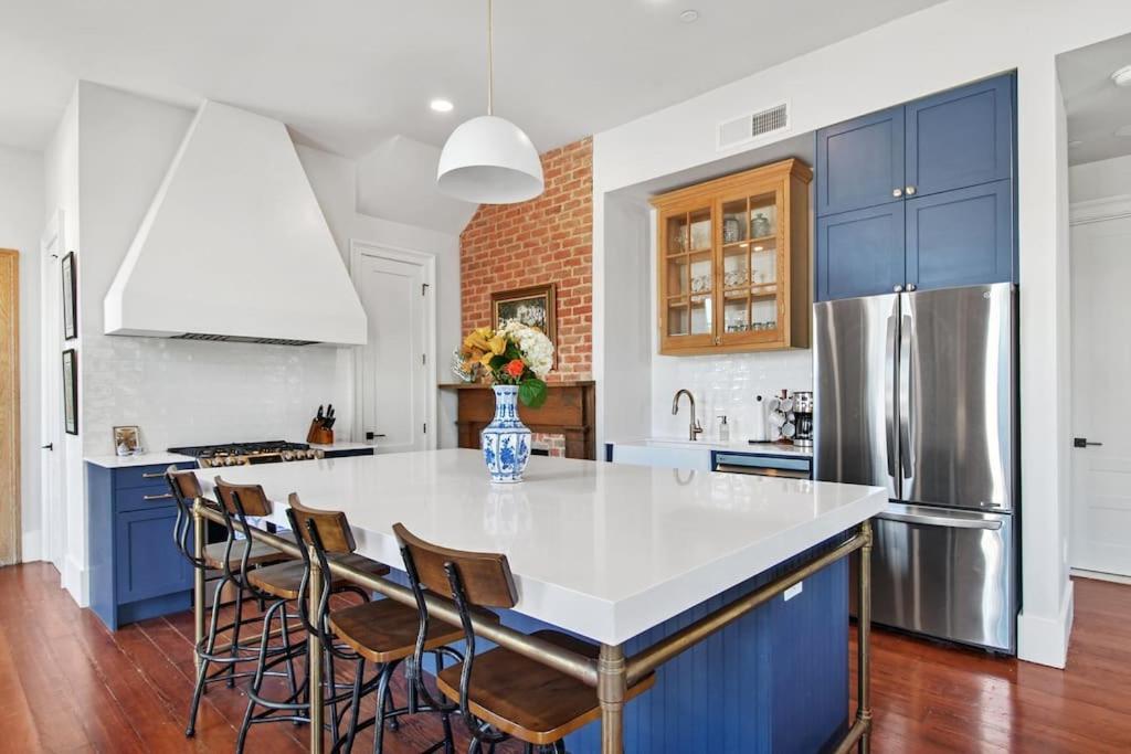 Fab 1838 Garden District 5Br With Parking And Balcony Apartment นิวออร์ลีนส์ ภายนอก รูปภาพ