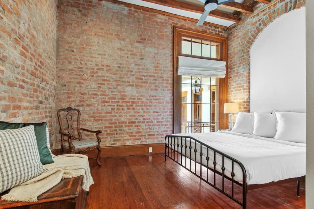 Fab 1838 Garden District 5Br With Parking And Balcony Apartment นิวออร์ลีนส์ ภายนอก รูปภาพ
